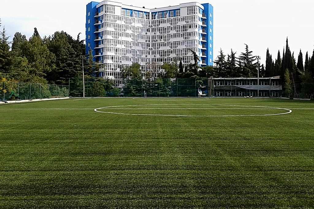 kirim spartak aluska futbol sahasi